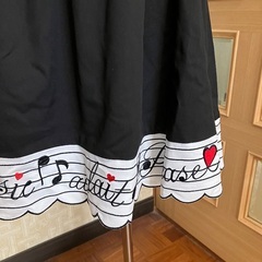 大人サイズ　裾に音符柄　メイド風スカート  サイズL 美品の画像