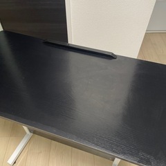 キャスター付きテーブルの画像