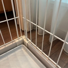 【美品】アイリスオーヤマ ウッディサークル PWSR-960V (小型犬用) ハイタイプ- 給水ボトル付きの画像