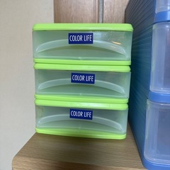 引き出し類多数の画像