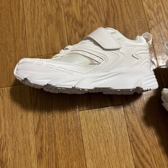 未使用キッズホワイトスニーカー19.0EEEの画像