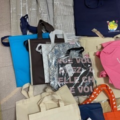 ［たくさん］不織布　エコバッグ　クーラーバッグの画像