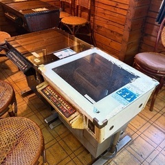卓上ゲーム機台（レトロ）の画像