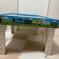 トーマス　プレイテーブル
の画像