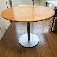 MAGNUS OLESEN ダイニングテーブルの画像