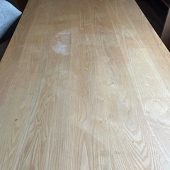 ダイニングテーブルと椅子の画像