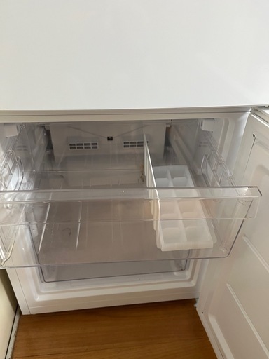 ビックカメラ 冷蔵庫 2024年製ホワイト 121L