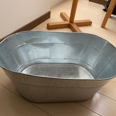 アルミの入れ物の画像