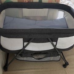 美品汚れなし＊ベビーベッド＊メッシュ収納付の画像