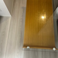ガラステーブルの画像