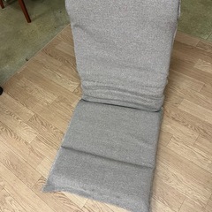 座椅子とクッションの画像