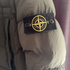 stone islandダウンジャケット　緑の画像