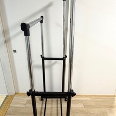 ハンガーラックの画像