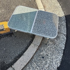 キャンプのミニテーブルの画像