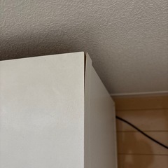 32型テレビとテレビ台のセットの画像