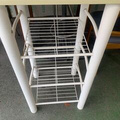 【リサイクルストアスターズ鹿大店】2カウンターテーブル　椅子2脚付きの画像