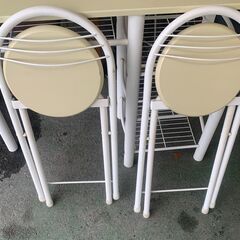 【リサイクルストアスターズ鹿大店】2カウンターテーブル　椅子2脚付きの画像