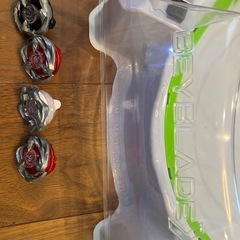 ベイブレードX スタジアム　ランチャベイ4つ　の画像