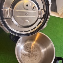 圧力鍋２つの画像
