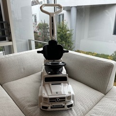 車のおもちゃ・メルセデス・ベンツ AMG G63 6 x 6 5-in-1 ベビーウォーカーの画像