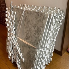 フロアマット　ジョイントマット　家具　敷きマット　６０✖️６０　28枚の画像