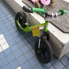 ID：247914　キックバイク　自立しません。