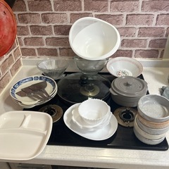 色々なお皿の画像