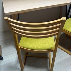 テーブル＆イスの画像