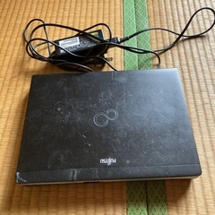 富士通　軽量　12インチ　ノートパソコンの画像