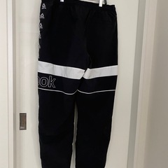 リーボック　シャカシャカズボンの画像