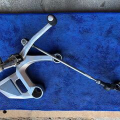 ◆ 2014年　MT-09 純正 フロントステップ 左右セットの画像