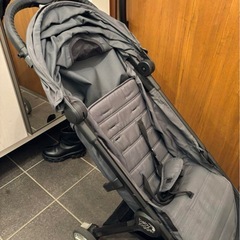 【取引中】baby jogger 折りたたみ式ベビーカー グレーの画像