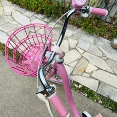 自転車　子供　キッズ　女の子　の画像