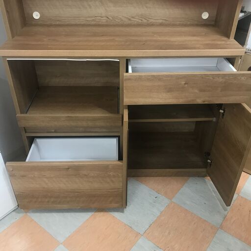 ＼家具＊家電のお店／【ｼﾞｬﾝｸﾞﾙｼﾞｬﾝｸﾞﾙ石川金沢店】食器棚 木目調   W(幅)115×D(奥行き)32×H(高さ)182c