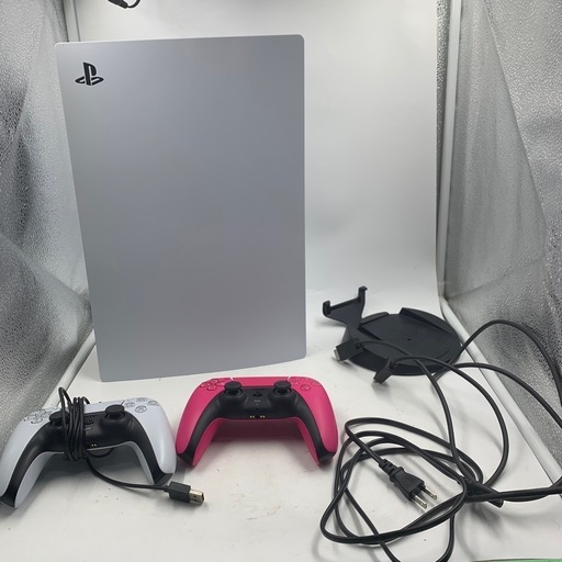 中古　PS5 ディスクドライブ搭載型 コントローラー2個　スタンド付き　通電確認済み　箱付き（ID1668）