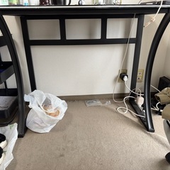 オフィスデスクの画像