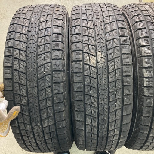  スタッドレスタイヤ 235/65R17
