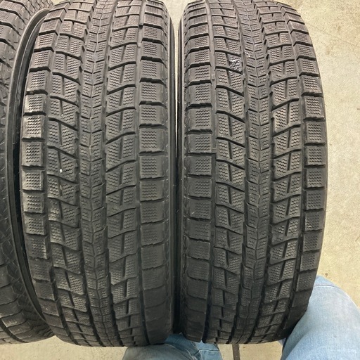  スタッドレスタイヤ 235/65R17
