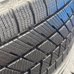 中古スタッドレス　ホイール　175/70R14 2023年48週製　ブリヂストンVRX3 バリ山！！アクア、ヴィッツ等！の画像