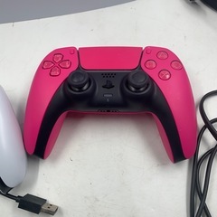 中古　PS5 ディスクドライブ搭載型 コントローラー2個　スタンド付き　通電確認済み　箱付き（ID1668）の画像