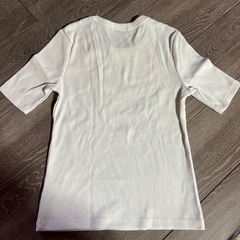 GU 半袖Tシャツの画像