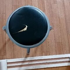 【無料】ユーズドの丸いすの画像