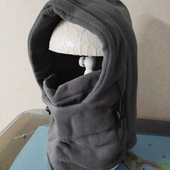 【新品未開封】マスク付きネックウォーマー帽子、防風防寒対策多機能、グレーの画像