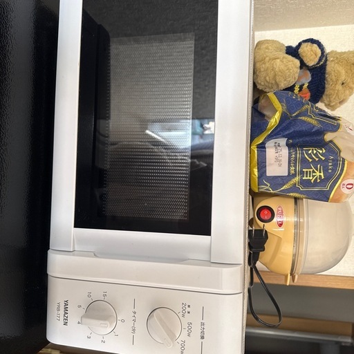 冷蔵庫、レンジ、シングルベッド、洗濯機