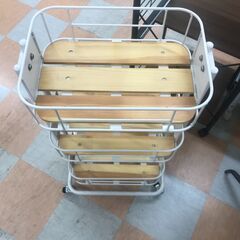 ＼家具＊家電のお店／【ｼﾞｬﾝｸﾞﾙｼﾞｬﾝｸﾞﾙ石川金沢店】キャスター付きワゴン 木目/ホワイト   W(幅)43×D(奥行き)28×H(高さ)86cmの画像
