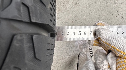 奈良発　ランドクルーザープラド　スタッドレスタイヤ265/65R17 YOKOHAMA ４本セット　ハイラックス