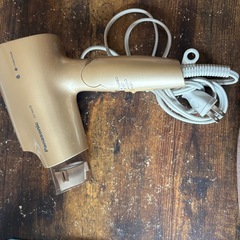 パナソニックのヘアドライヤーの画像