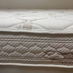 【引越しのため】セミダブルマットレス早い者勝ちです。の画像