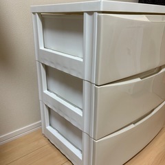 チェスト（アイボリー、3段、幅55cm、縦61cm、奥行41cm）の画像
