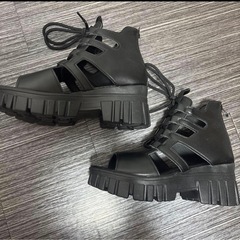 未使用厚底ブーサン24.5の画像